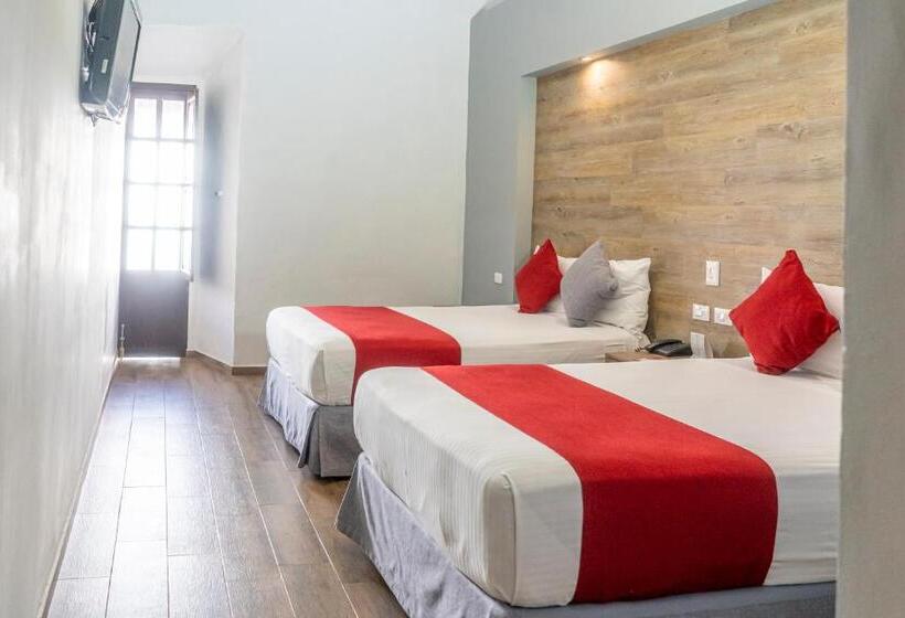 Номер Стандарт с Балконом, Hidalgo