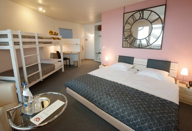 חדר משפחתי, Le Mont Vully   Hôtel Restaurant