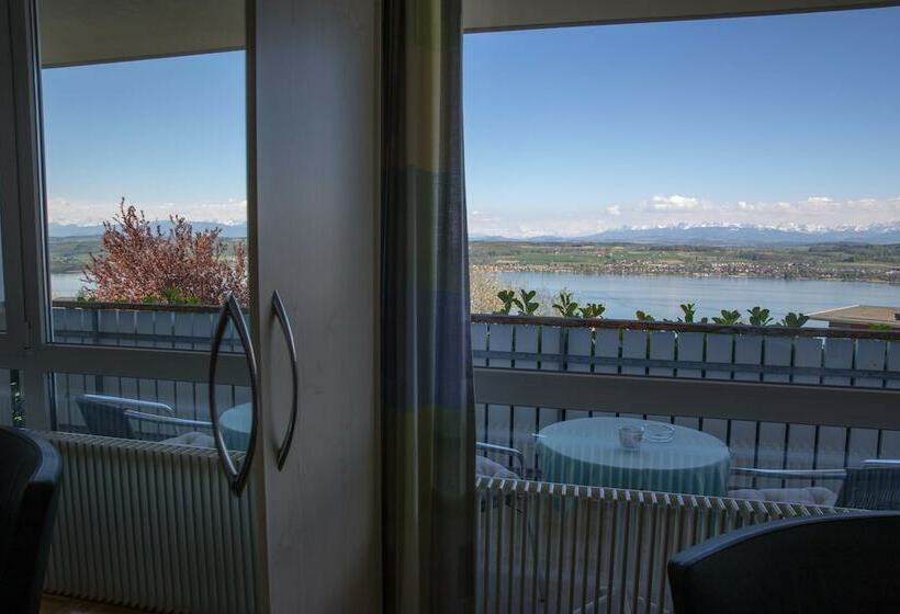 חדר סטנדרט נוף לאגם, Le Mont Vully   Hôtel Restaurant