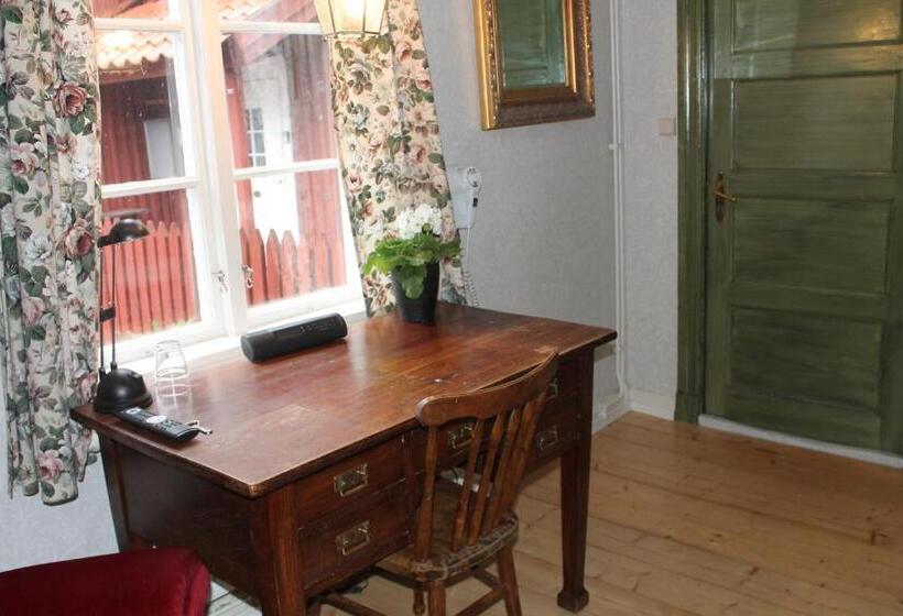 Номер Стандарт, L Mikaelsgården