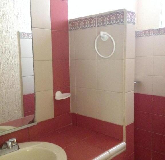 غرفة قياسية رباعية, Moreno