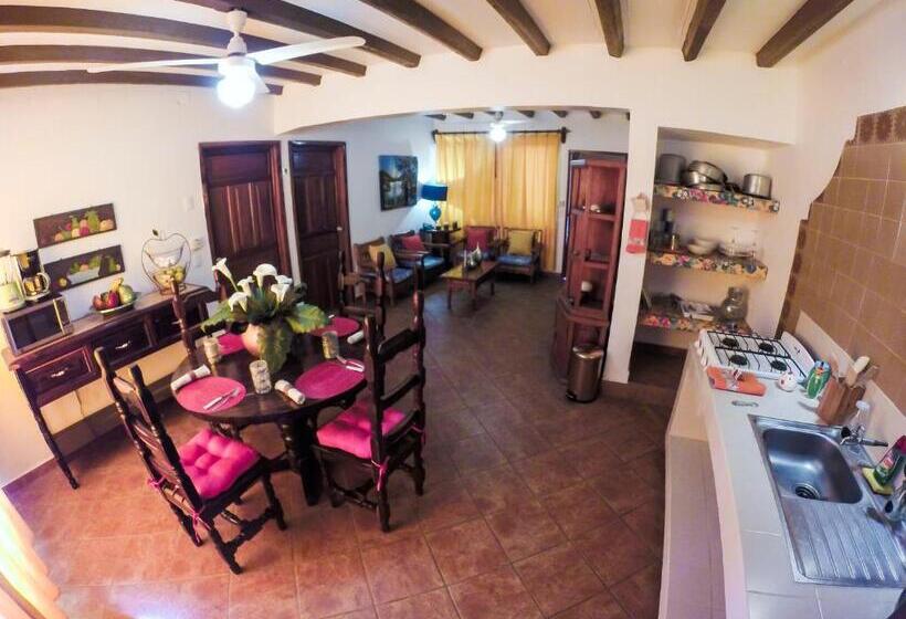 بنجلو قياسى مطل على البحر, Posada Pablo De Tarso