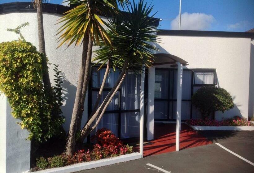 家庭间, Cascades Motor Lodge