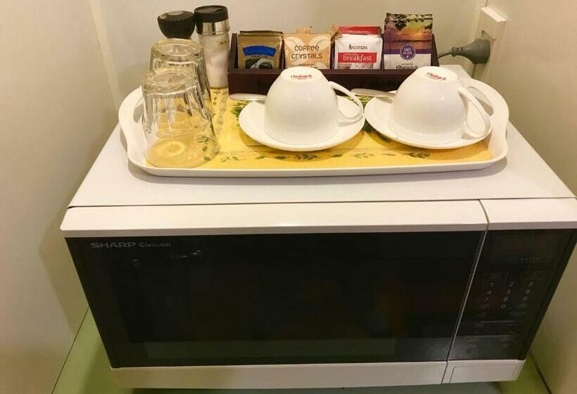 家庭间, Cascades Motor Lodge