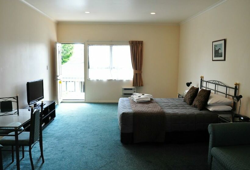 סטודיו אקזקיוטיב, O Reillys Motel