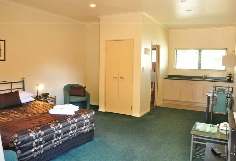 Escritório Estándar, O Reillys Motel