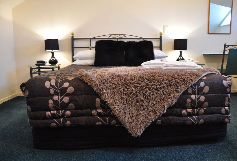 דירת שני חדרים, O Reillys Motel