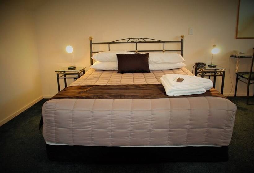 Студио Executive, O Reillys Motel