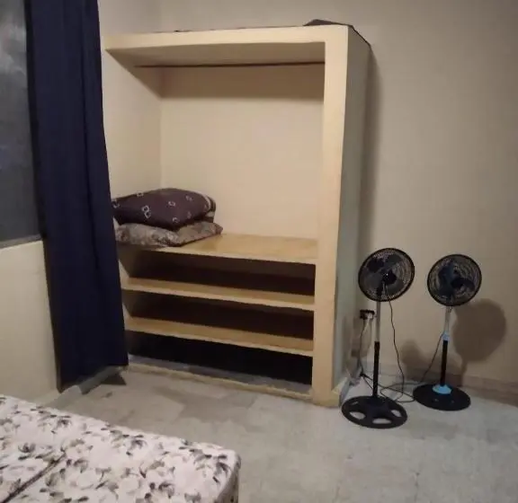 Camera Economy, Pacasa Hostel