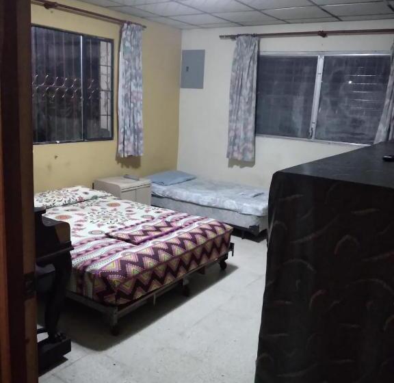 Habitació Economy, Pacasa Hostel