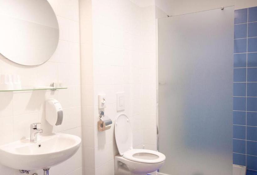 اتاق استاندارد چهار تخته, Sport Hotel Ljubljana