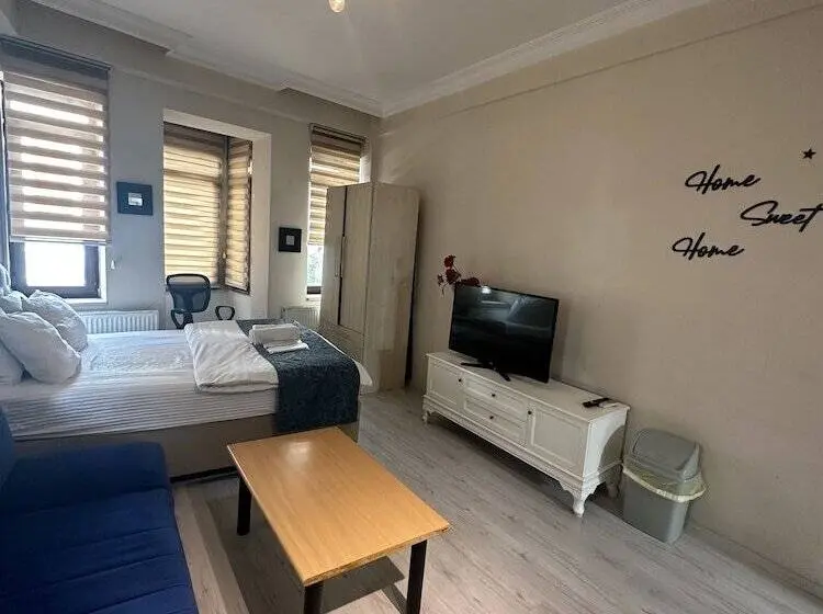 استودیوی استاندارد, Greenbird Suites
