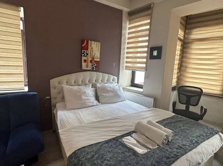 استودیوی استاندارد, Greenbird Suites