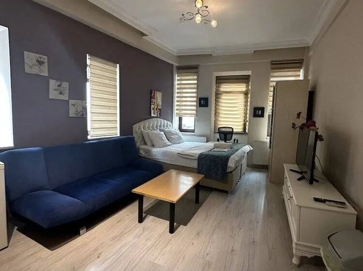 استودیوی استاندارد, Greenbird Suites