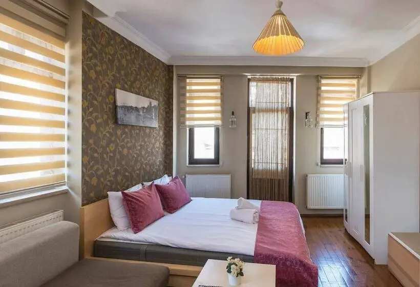 استودیو استاندارد با بالکن, Greenbird Suites