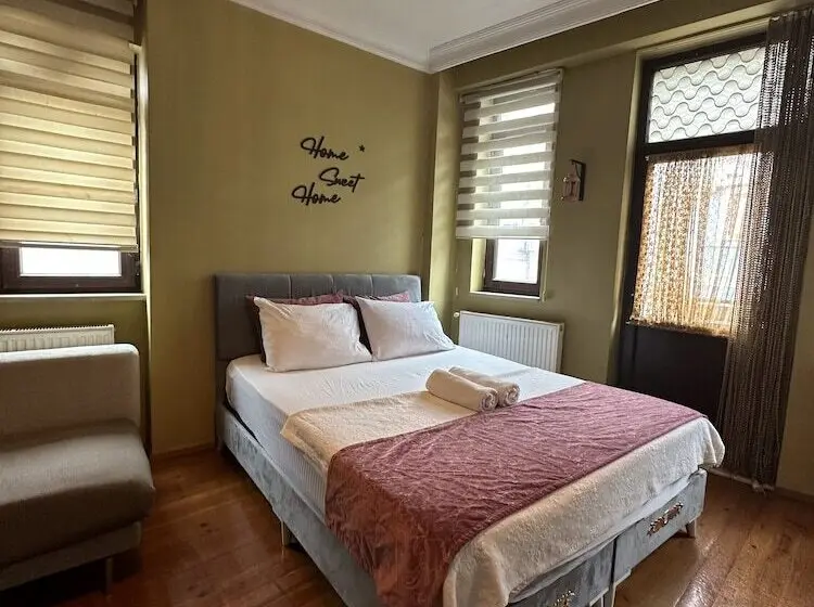 استودیو استاندارد با بالکن, Greenbird Suites