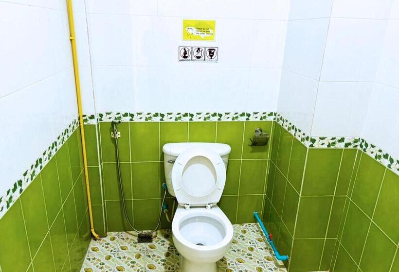 Quarto Triplo Estandar com Sacada, Vang Vieng Central