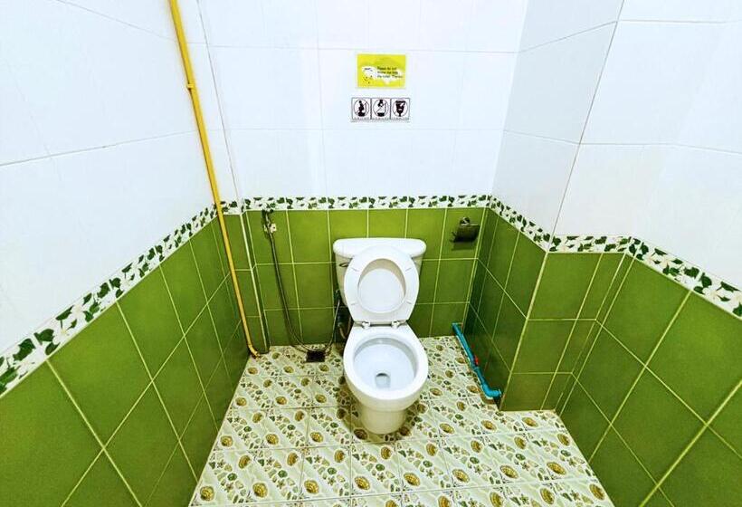 חדר סטנדרט לשלושה עם מרפסת, Vang Vieng Central