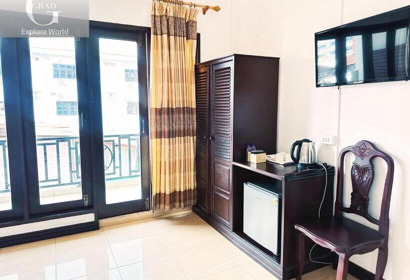 חדר דלוקס עם מרפסת, Vang Vieng Central