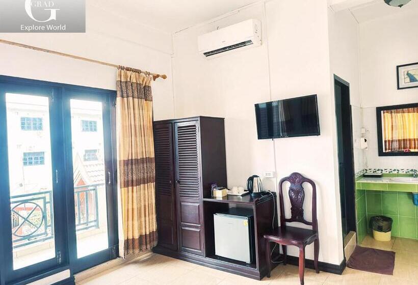 חדר דלוקס עם מרפסת, Vang Vieng Central