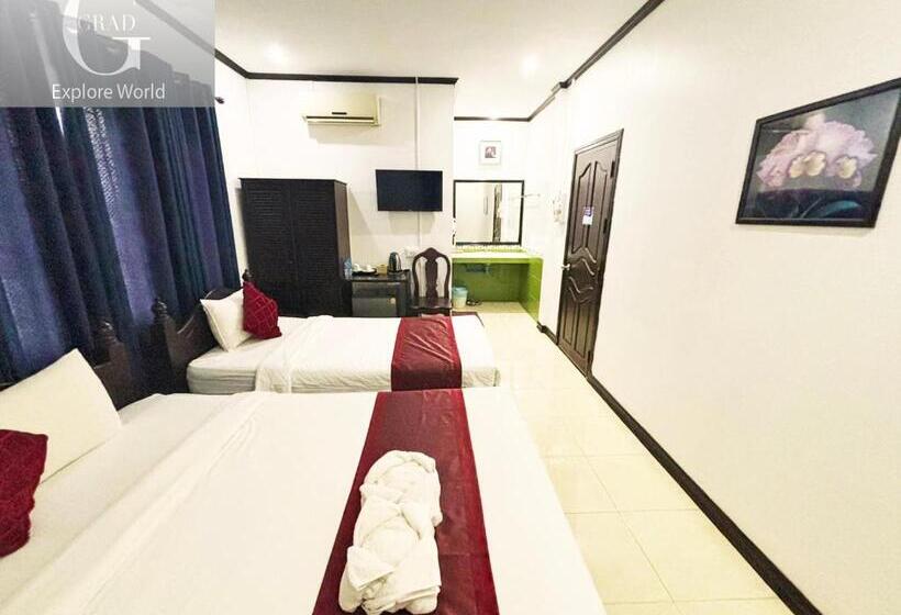 Quarto Triplo Superior, Vang Vieng Central