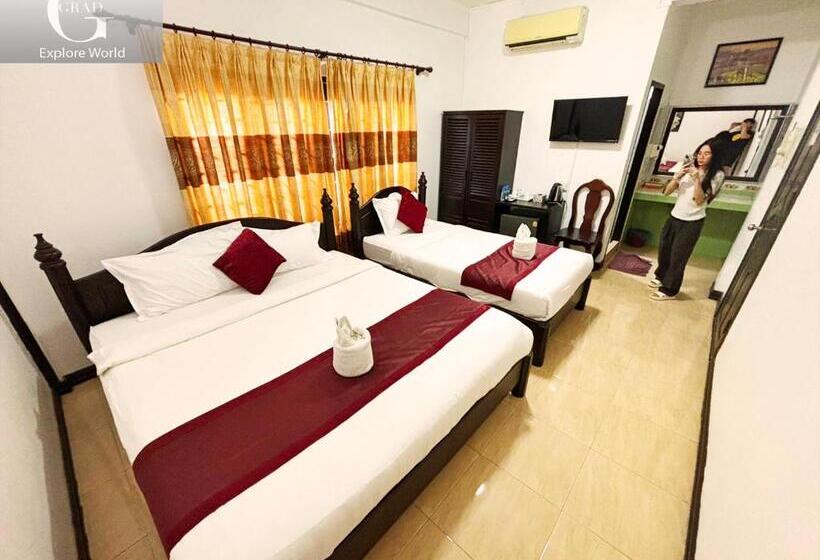 חדר סופריור לשלושה, Vang Vieng Central