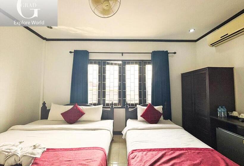 Quarto Triplo Superior, Vang Vieng Central