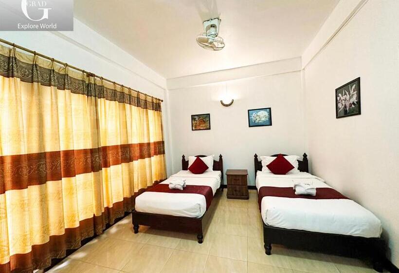 חדר סטנדרט עם מרפסת, Vang Vieng Central