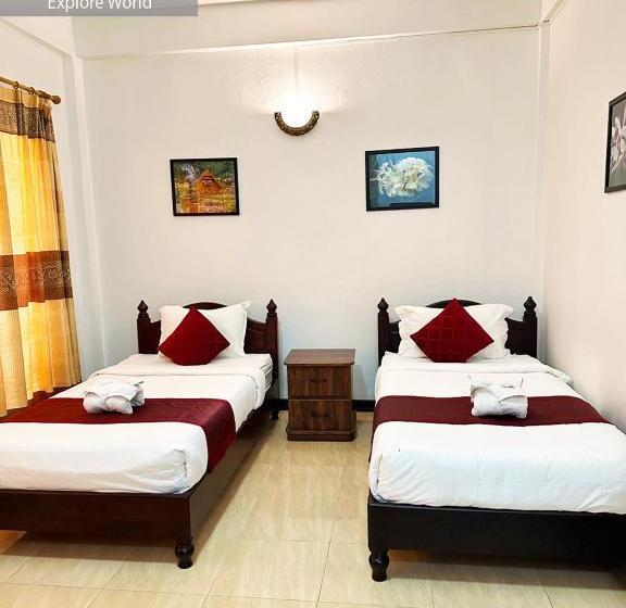 Quarto Estandar com Sacada, Vang Vieng Central