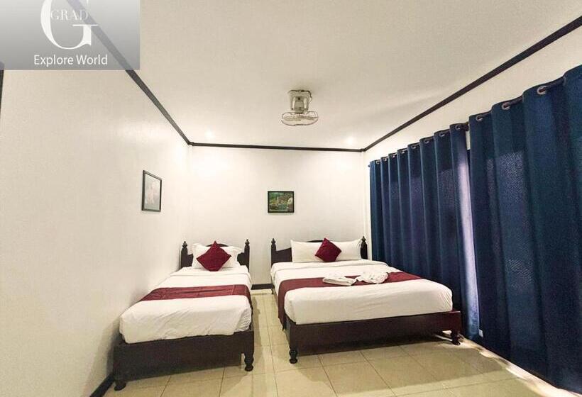 חדר סטנדרט לשלושה עם מרפסת, Vang Vieng Central