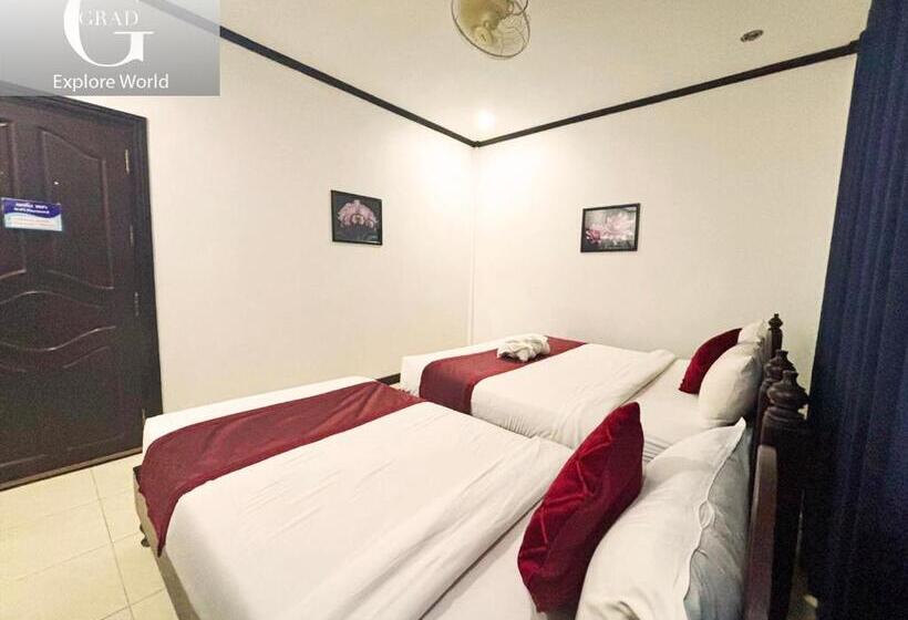 חדר סופריור לשלושה, Vang Vieng Central