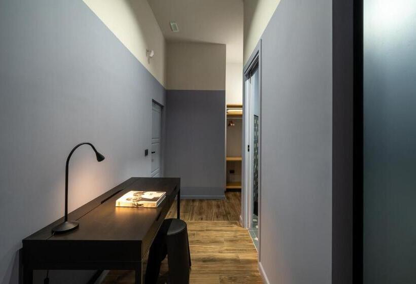 اتاق لوکس سه تخته, Rb Suites Napoli