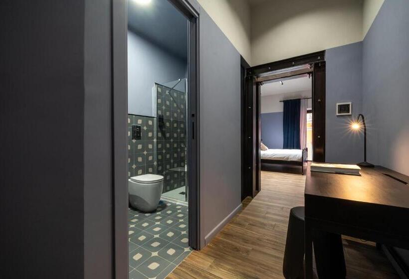 اتاق لوکس سه تخته, Rb Suites Napoli