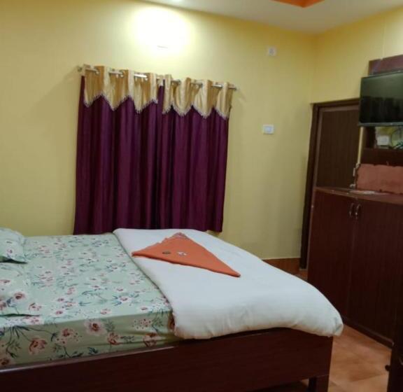 اتاق لوکس, Goroomgo Sahoo Palace Puri   Prime Location Near Sea Beach   Excellent Service With Parking Faciliti