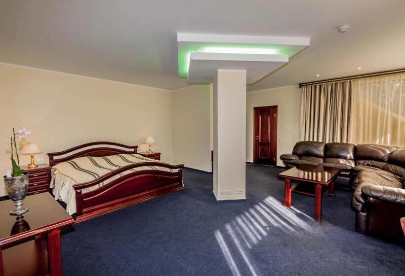 سوییت لوکس, Sfinksas