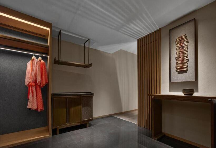 Номер Стандарт, Angsana Zhuhai Hengqing