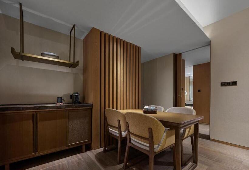 Люкс 2 Спальни, Angsana Zhuhai Hengqing