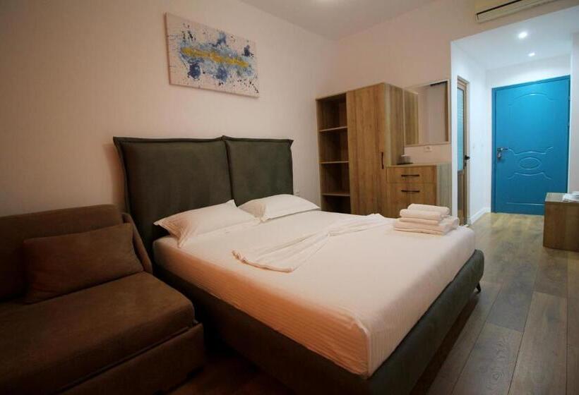 غرفة قياسية مزوَّدة بشُرفة, Ortus Rooms