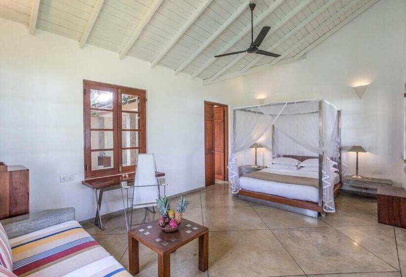 Suíte com Terraço, The Frangipani Tree By Edwards Collection