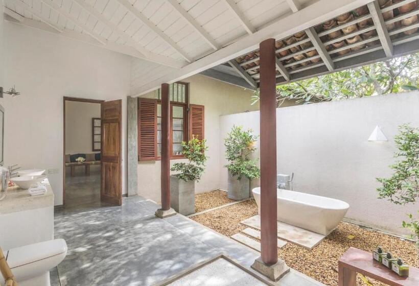 Suíte Vista Piscina, The Frangipani Tree By Edwards Collection