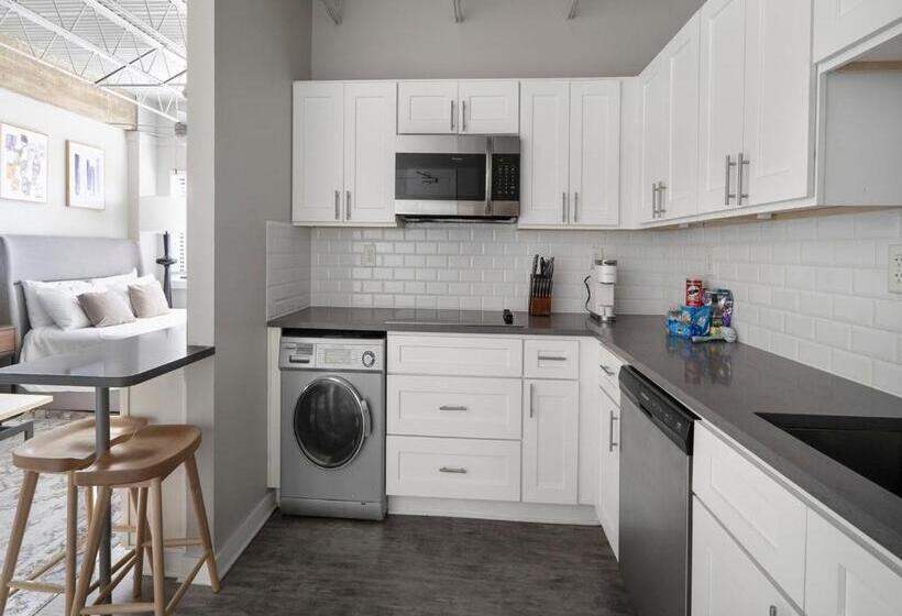 Студия Стандарт, Elevate 758 By Landing