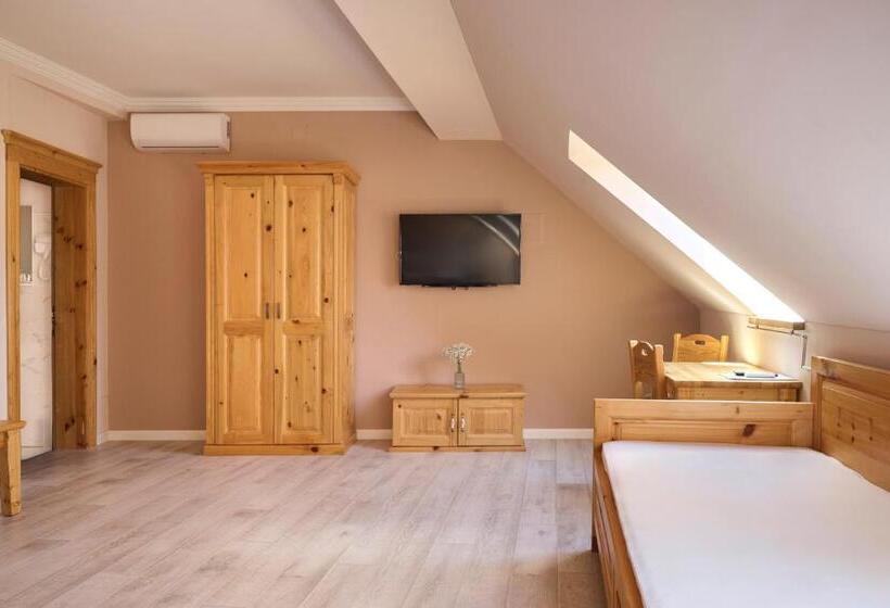 غرفة قياسية سرير كينج, Kadoor