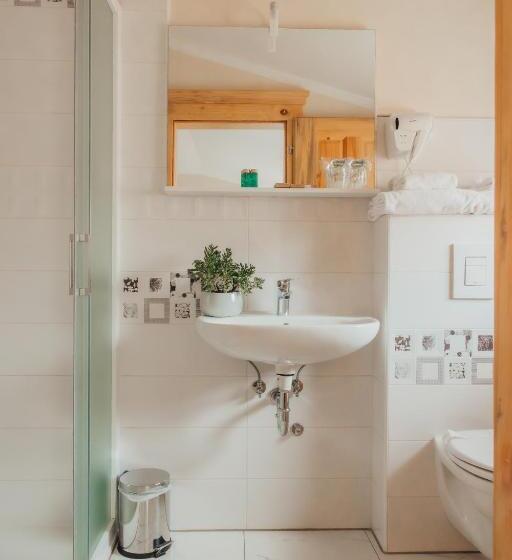 جناح غرفتين نوم, Kadoor