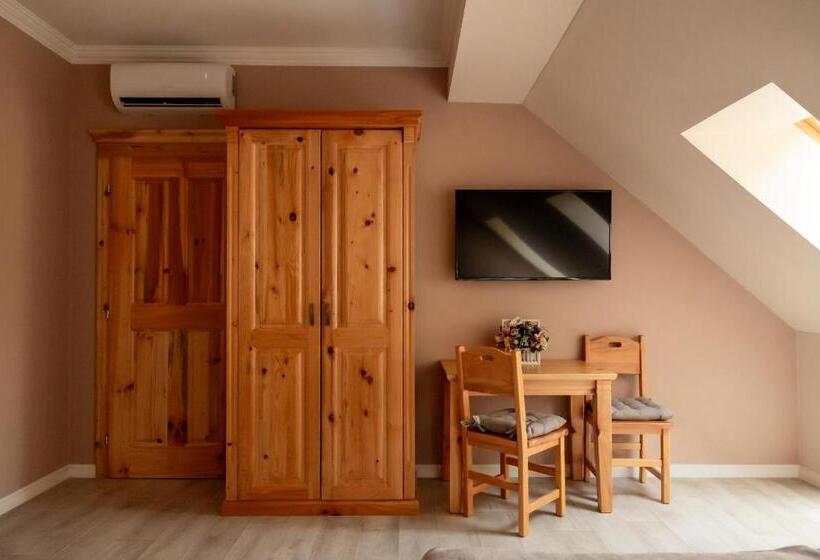 غرفة عائلية, Kadoor