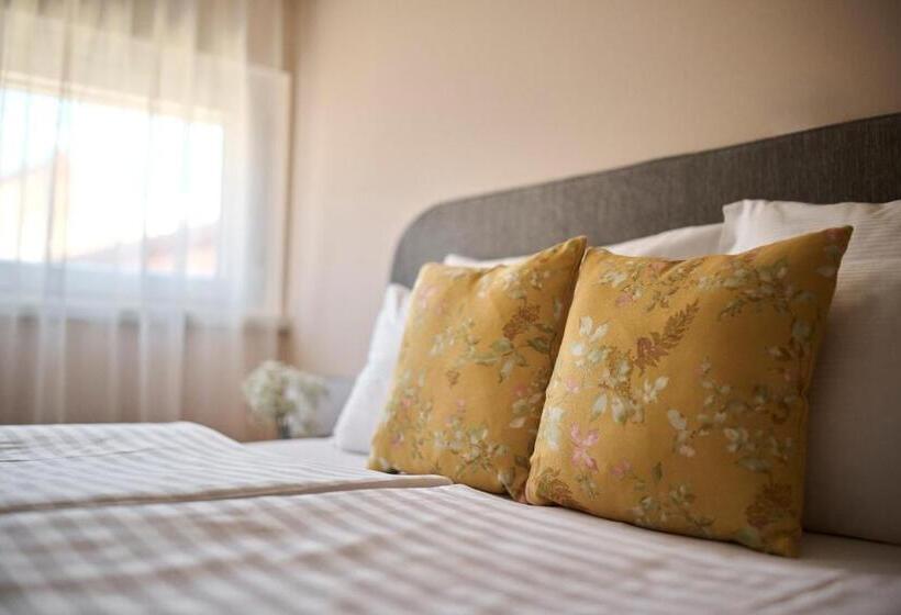 Семейный Номер, Kadoor