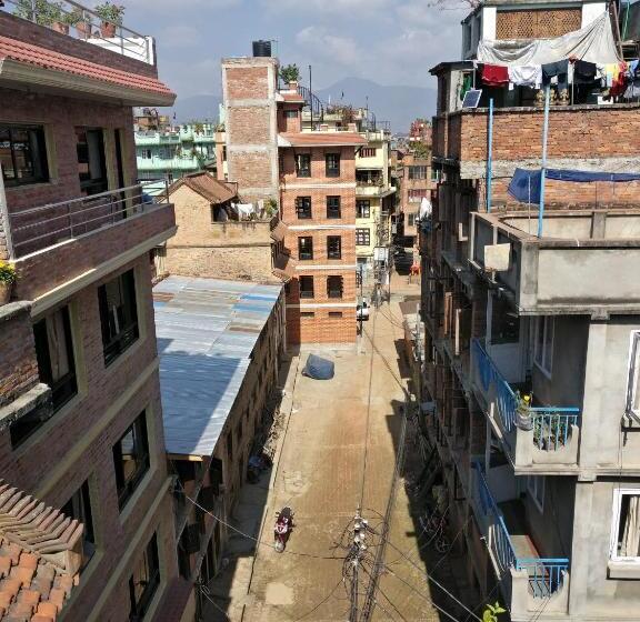آپارتمان دوبلکس 1 خوابه, Hiranya Guest House