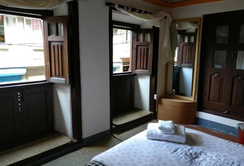 اتاق عادی, Hiranya Guest House