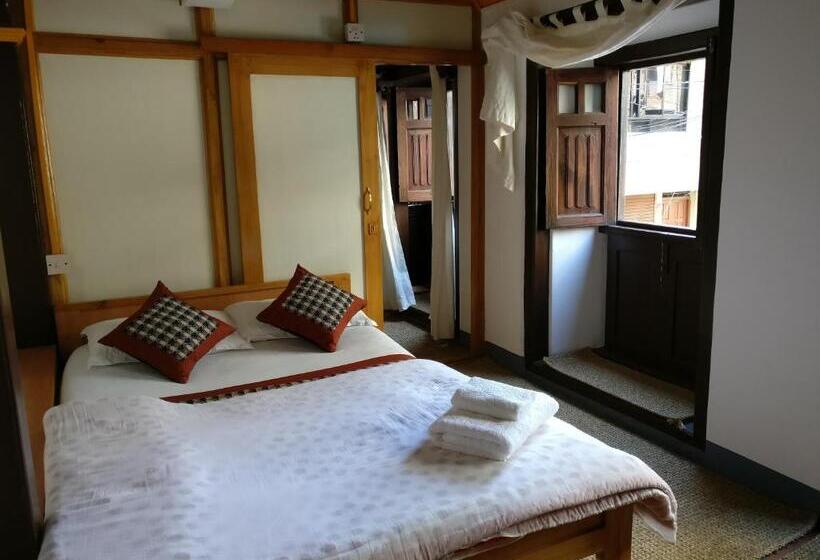 اتاق عادی, Hiranya Guest House