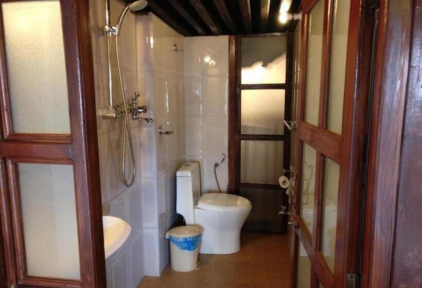 اتاق استاندارد, Hiranya Guest House