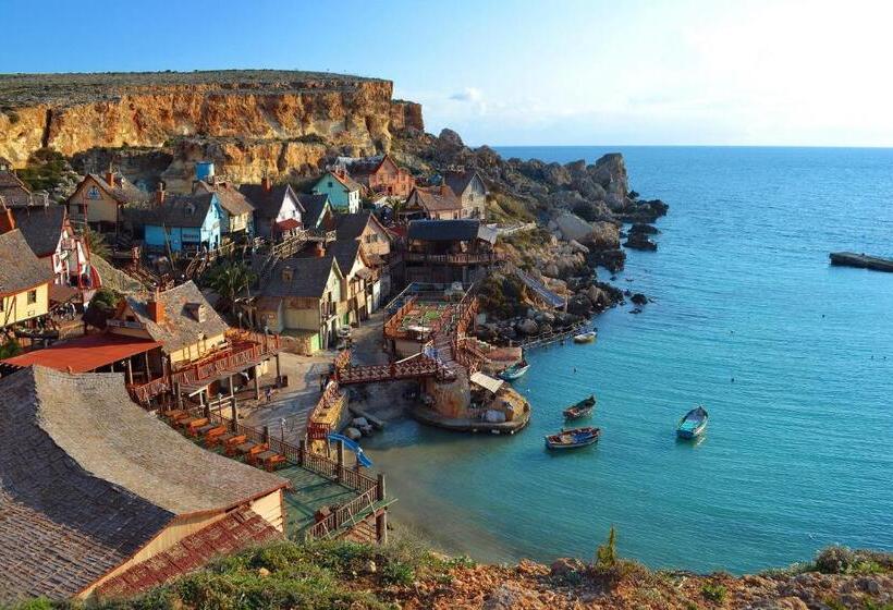 اتاق لوکس, Sunshine Court